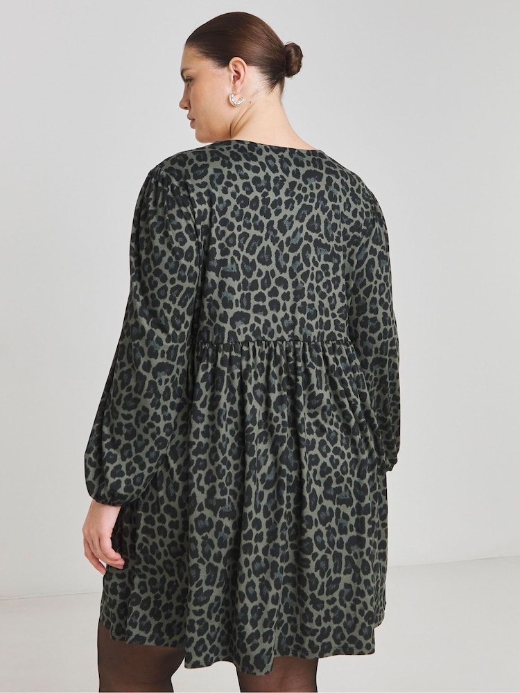 Simply Be Green Leopard Print Supersoft Smock Dress - Image 2 of 4