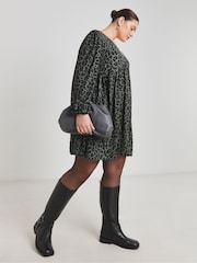 Simply Be Green Leopard Print Supersoft Smock Dress - Image 3 of 4