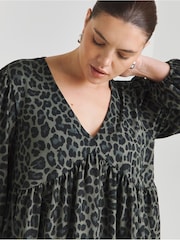 Simply Be Green Leopard Print Supersoft Smock Dress - Image 4 of 4