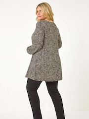 Túnica Roman Curve com Estampa Abstrata e V Neck - Imagem 4 de 6