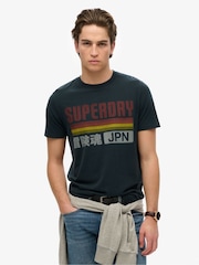 Superdry japonska črtasta sproščena majica s kratkimi rokavi iz 100% bombaža - Slika 1 iz 4