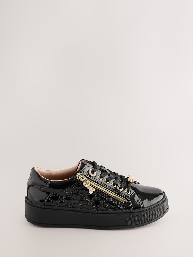 Baker by Ted Baker Girls School Patent Black Trainers with Bow Charm - Bild 2 von 6 Baker by Ted Baker Girls School Patent Black Trainers with Bow Charm - Bild 2 von 6