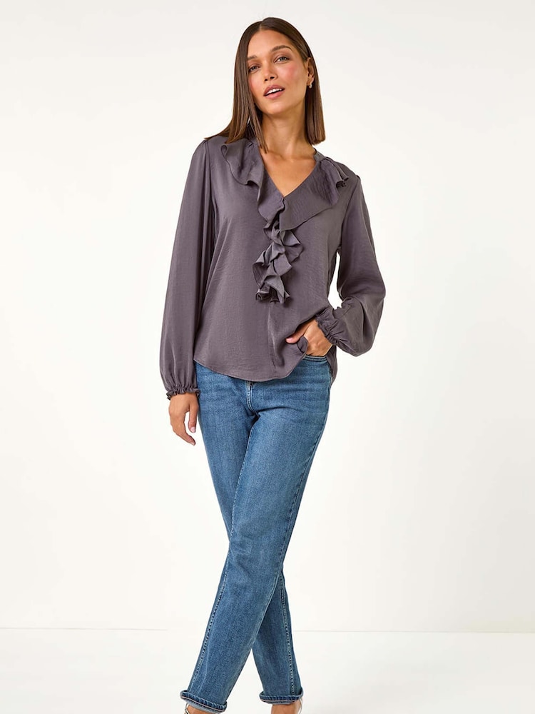 Gris - Blusa de cuello con volantes de satén romano - Imagen 2 de 5 Gris - Blusa de cuello con volantes de satén romano - Imagen 2 de 5