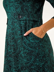Roman Abstract Print Cowl Neck Tab Detail Dress - صورة 6 من 6