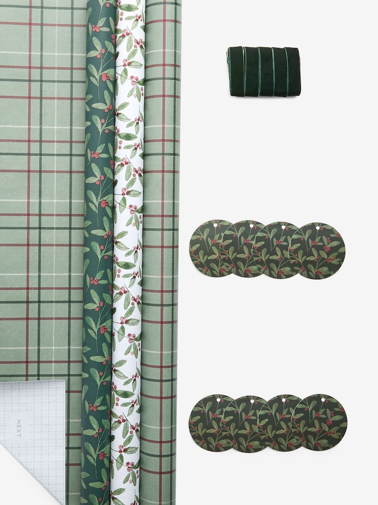 Green Berries Luxury Set of 3, 3m Christmas Wrapping Papers - Image 1 of 1