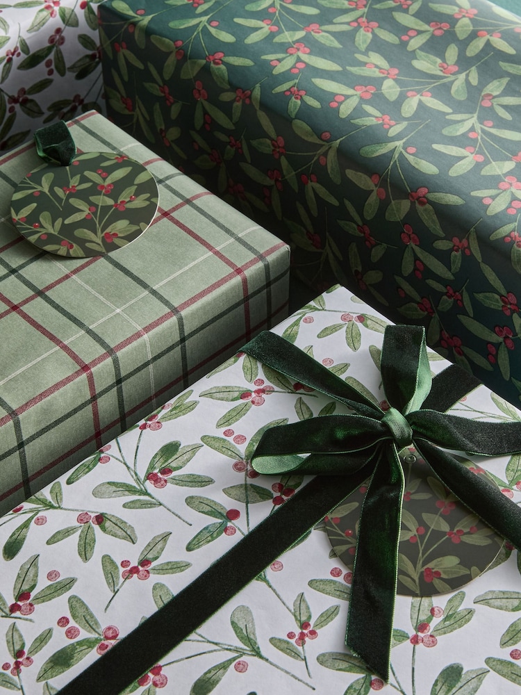 Green Berries Luxury Set of 3, 3m Christmas Wrapping Papers - Image 2 of 3