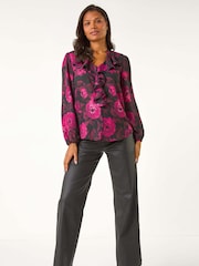 Roman – Oberteil mit Blumenmuster, Rüschen und V-Ausschnitt - Bild 2 von 5