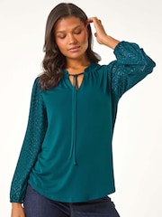 Roman Woven Zig Zag Sleeve Tie Front Top - Imagen 4 de 5