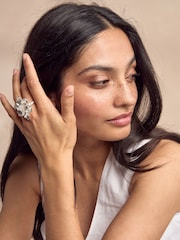 Tonalité argentée - Bague de déclaration à fleurs - Image 2 de 5
