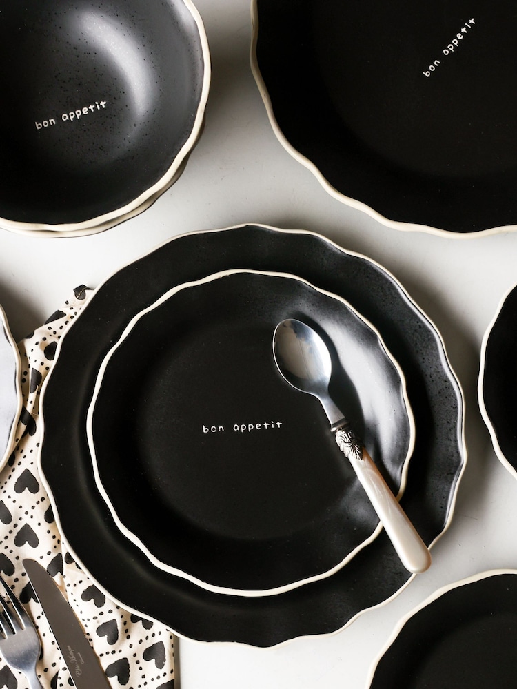 Rockett St George Set of 4 Black Bon Appetit Dinner Plates - Image 1 of 7