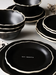 Rockett St George Set of 4 Black Bon Appetit Dinner Plates - Image 3 of 7