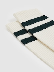 Reiss Forest Green/Ecru Henman Cotton-Blend Double-Stripe Socks - Image 2 of 3
