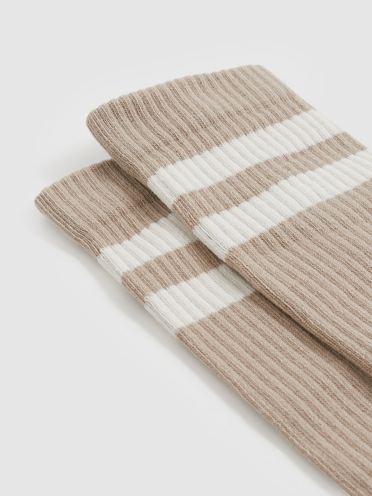 Reiss Taupe/Ecru Henman Cotton-Blend Double-Stripe Socks - Image 2 of 3