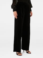 Forever New Black Anastasia Velvet Wide Leg Trousers - Image 4 of 5