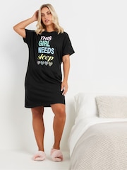 Pack de 2 camisones para dormir de 100% algodón Girl Needs de Yours Curve - Imagen 2 de 8