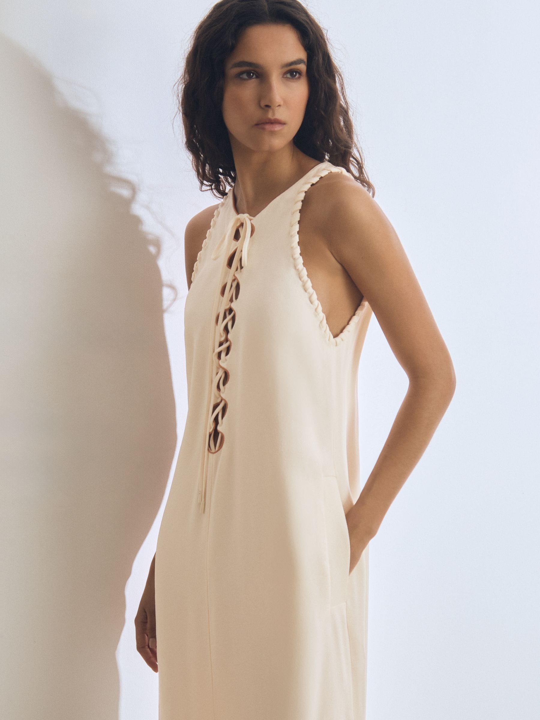 【海外限定】REISSワンピース☆Athene Atelier Satin Crepe Cut- Buy Reiss Cream Athene Atelier Satin Crepe Cut-Out Maxi