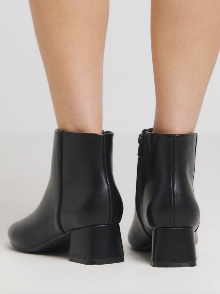 JD Williams Black Low Block Heel Ankle Boots In Extra Wide Fit - Image 2 of 4