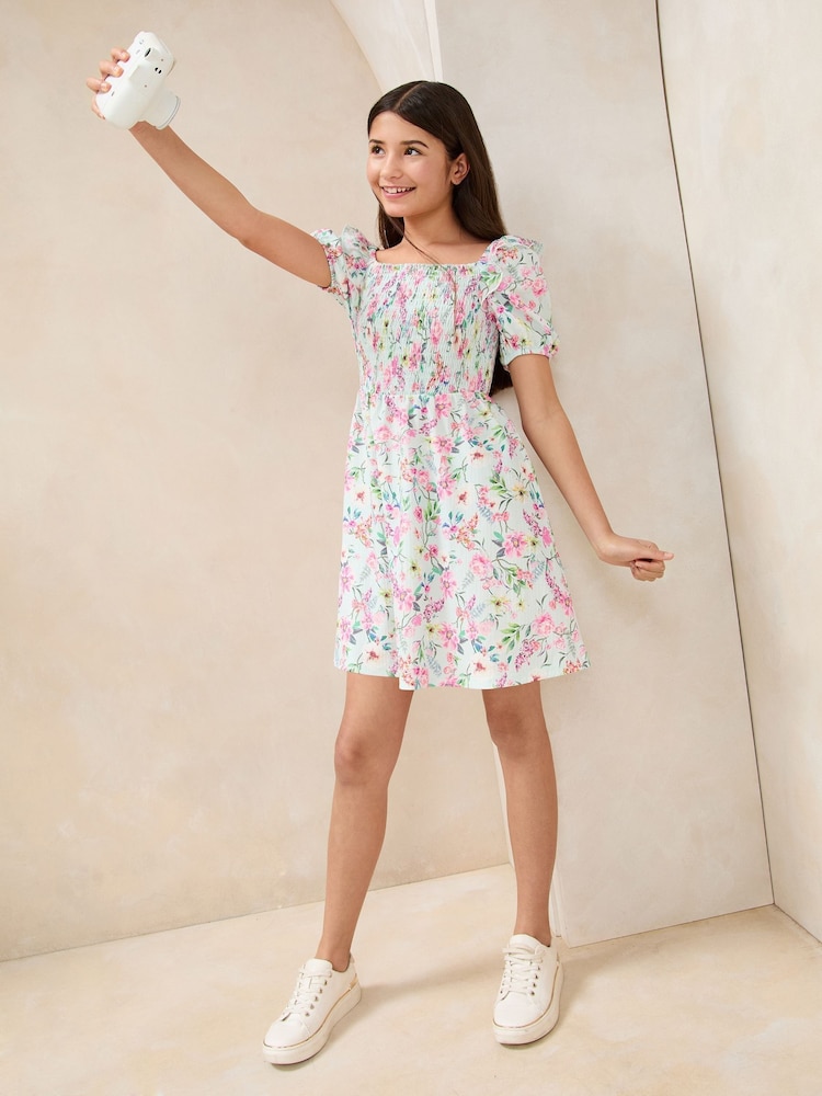 Lipsy Mint Green Floral Crinkle Jersey Puff Sleeve Dress (5-16yrs) - Image 2 of 4
