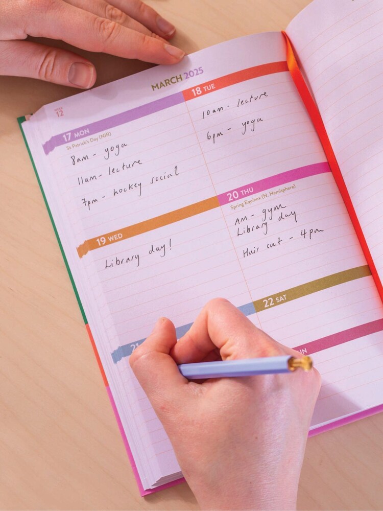 Good Tuesday Les Fleurs 2025 Diary - Image 2 of 6