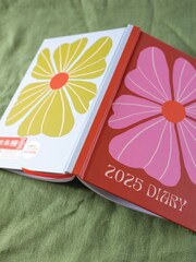 Good Tuesday Les Fleurs 2025 Diary - Image 5 of 6