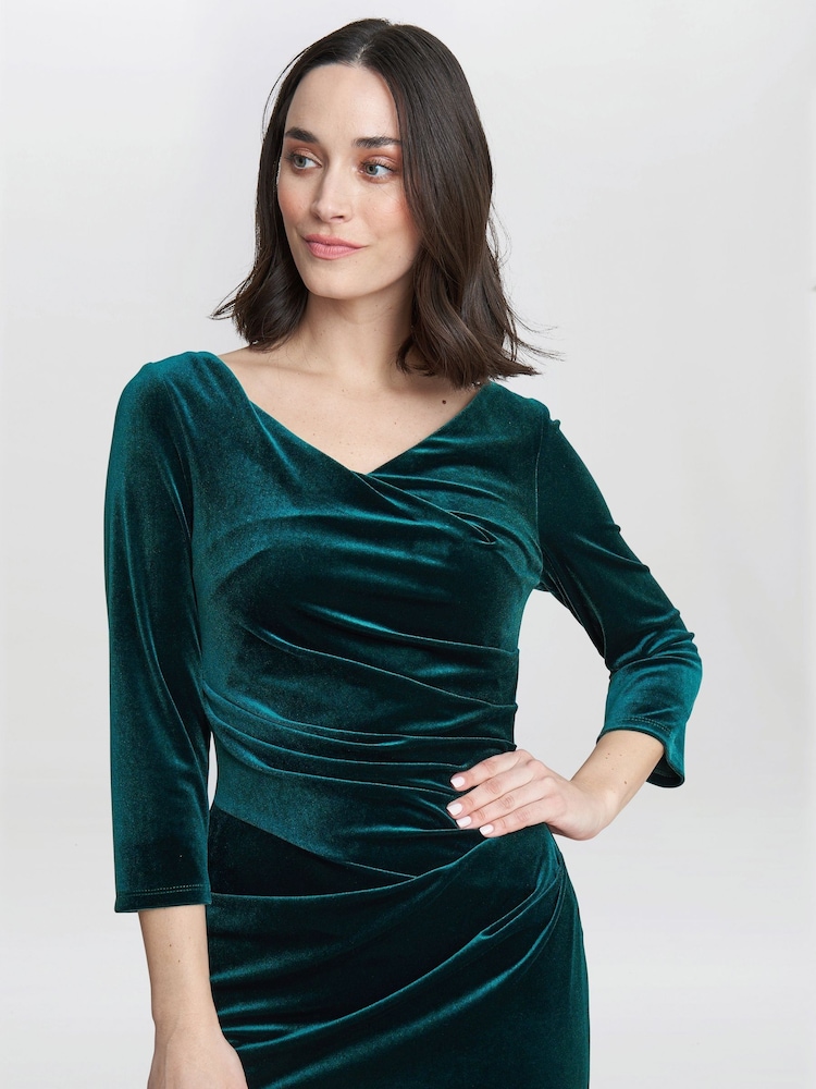 Gina Bacconi Sophie Maxikleid aus grünem Samt mit 3/4-Ärmeln - Bild 4 von 4 Gina Bacconi Sophie Maxikleid aus grünem Samt mit 3/4-Ärmeln - Bild 4 von 4
