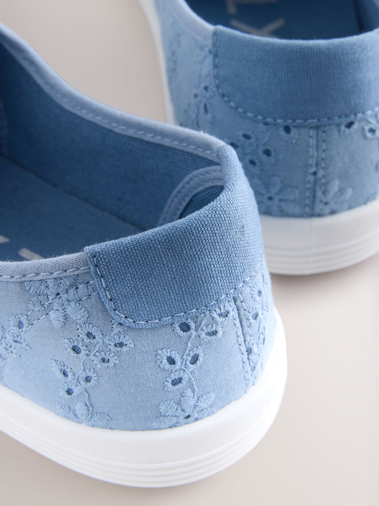 Blau - Embroidered Forever Comfort® Laceless Canvas Slip On Trainers - Bild 5 von 5 Blau - Embroidered Forever Comfort® Laceless Canvas Slip On Trainers - Bild 5 von 5