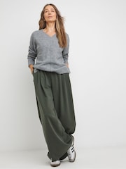 JD Williams Grey Ribbed Detail V-Neck Jumper - Image 4 of 4
