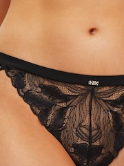 Negro - KBX Harper Scalloped Lace Brazilian Knickers - Imagen 2 de 6