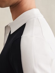 Reiss – Pentel – Strick-Polo-Shirt mit Colourblock-Design - Bild 4 von 6