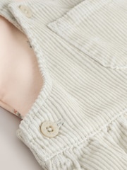 Salbeigrün - Langärmeliger Baby-Print-Body und Cord-Latzhose, 2-teiliges Set (0M.–2J.) - Bild 7 von 14