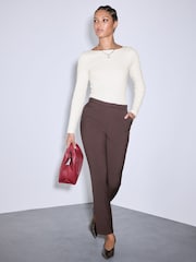 Schokoladenbraun - Hose in Slim Tailored Fit - Bild 2 von 8