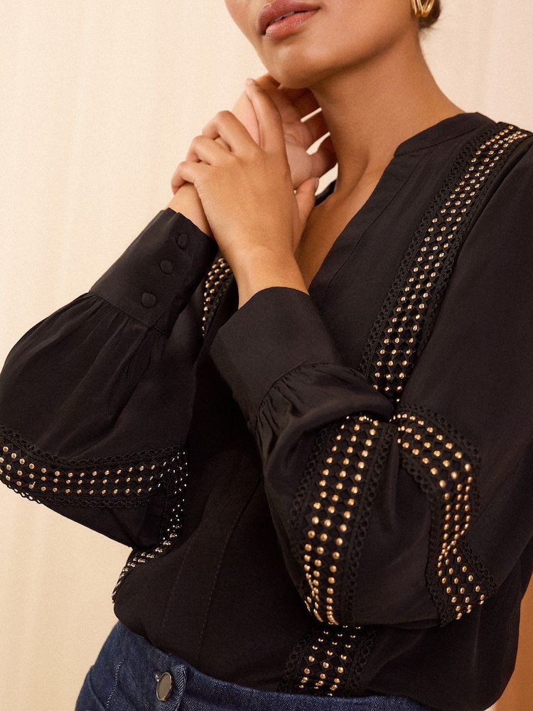 Love & Roses Black V-Neck Hardware Detail Blouse - Image 2 of 4