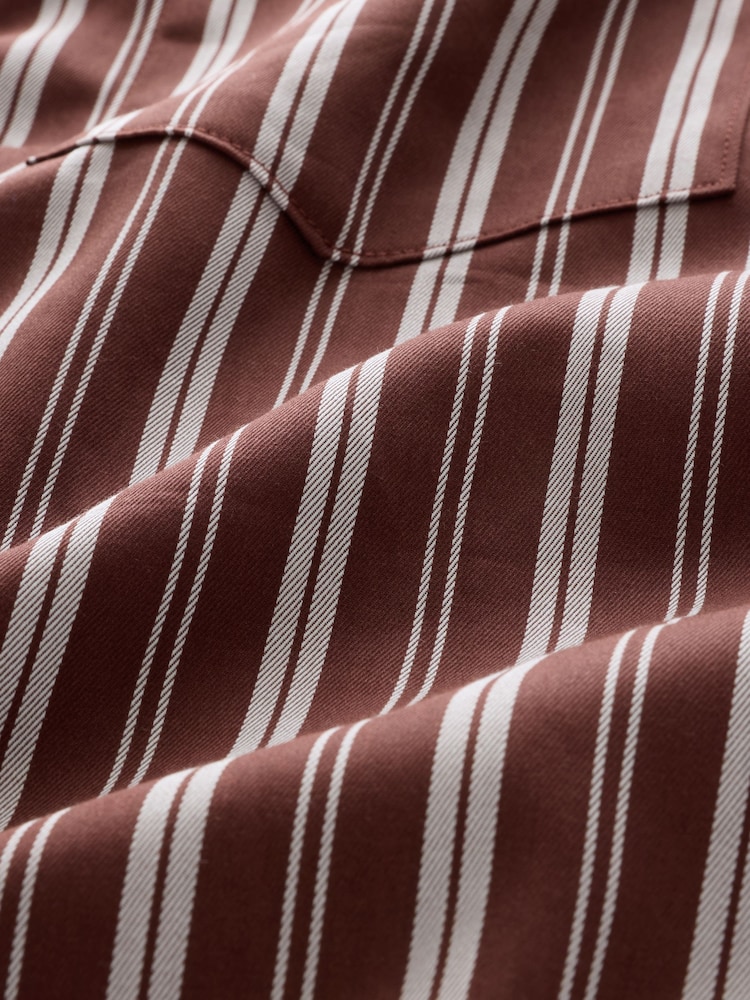 Vermelho Borgonha - Camisa elegante listrada de manga curta com mistura de algodão lyocel - Imagem 7 de 7