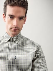 Xadrez xadrez marrom neutro/azul marinho - Camisa Oxford Easy Iron Button Down de ajuste regular - Imagem 4 de 8