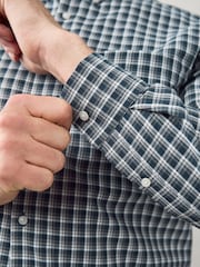 Navy Micro Check - Camisa Oxford Easy Iron Button Down de ajuste regular - Imagem 6 de 9