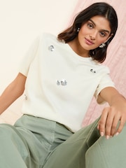 Cream Sequin Flower - Friends Like These Short Sleeve Embellished Easy T-Shirt - Imagen 1 de 1