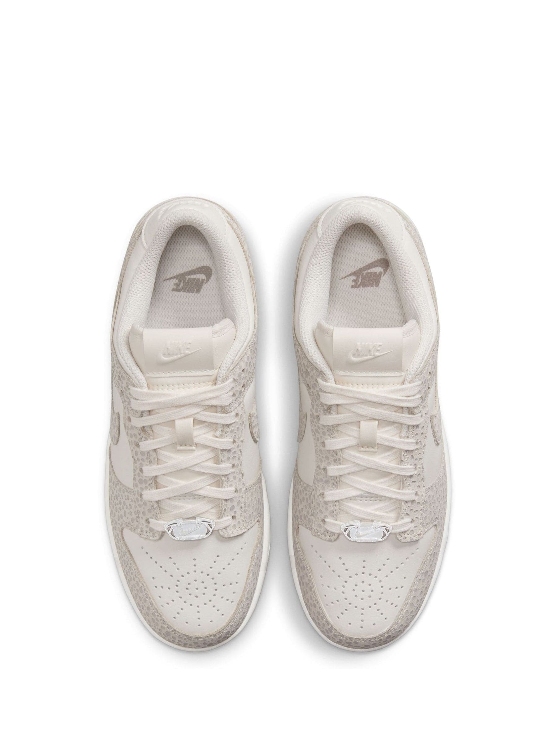 【超安い】 Dunk Grey Smoke White Nike Buy Low Lithuania Next from Trainers スニーカー
