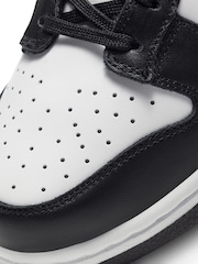 Nike Black on White Dunk Low Trainers - Image 13 of 13