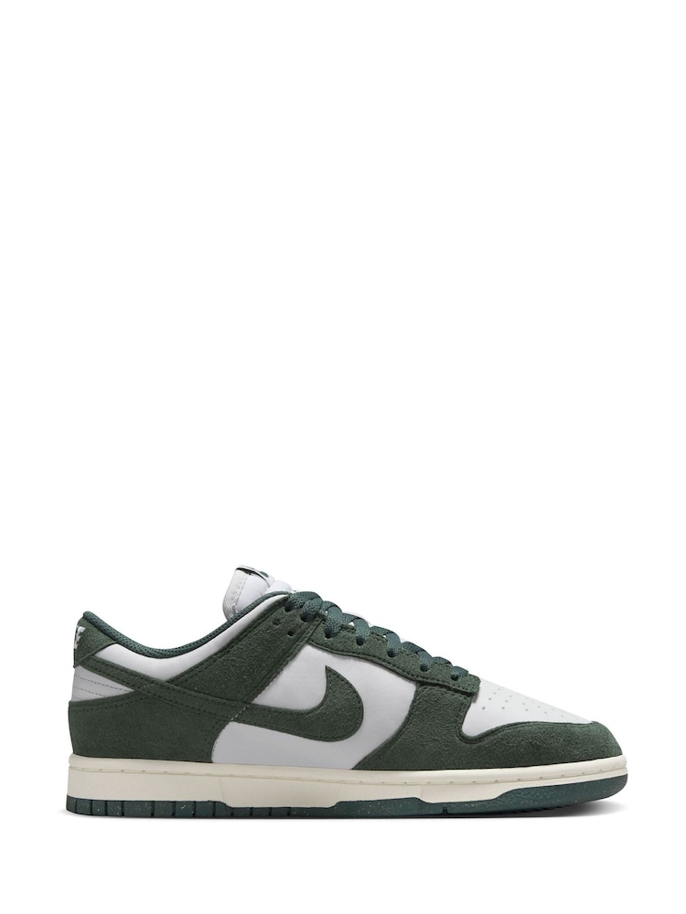 Nike Green/White Dunk Low Trainers - Image 3 of 10