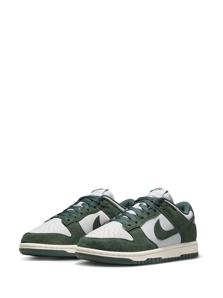 Nike Green/White Dunk Low Trainers - Image 4 of 10