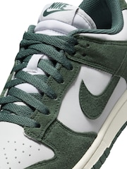 Nike Green/White Dunk Low Trainers - Image 9 of 10