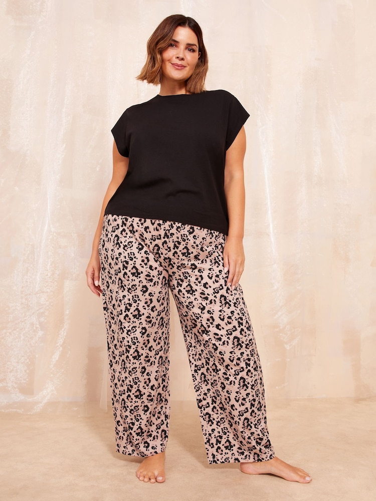 Friends Like These Black Printed Shorts Sleeve Pyjamas - Image 1 of 4