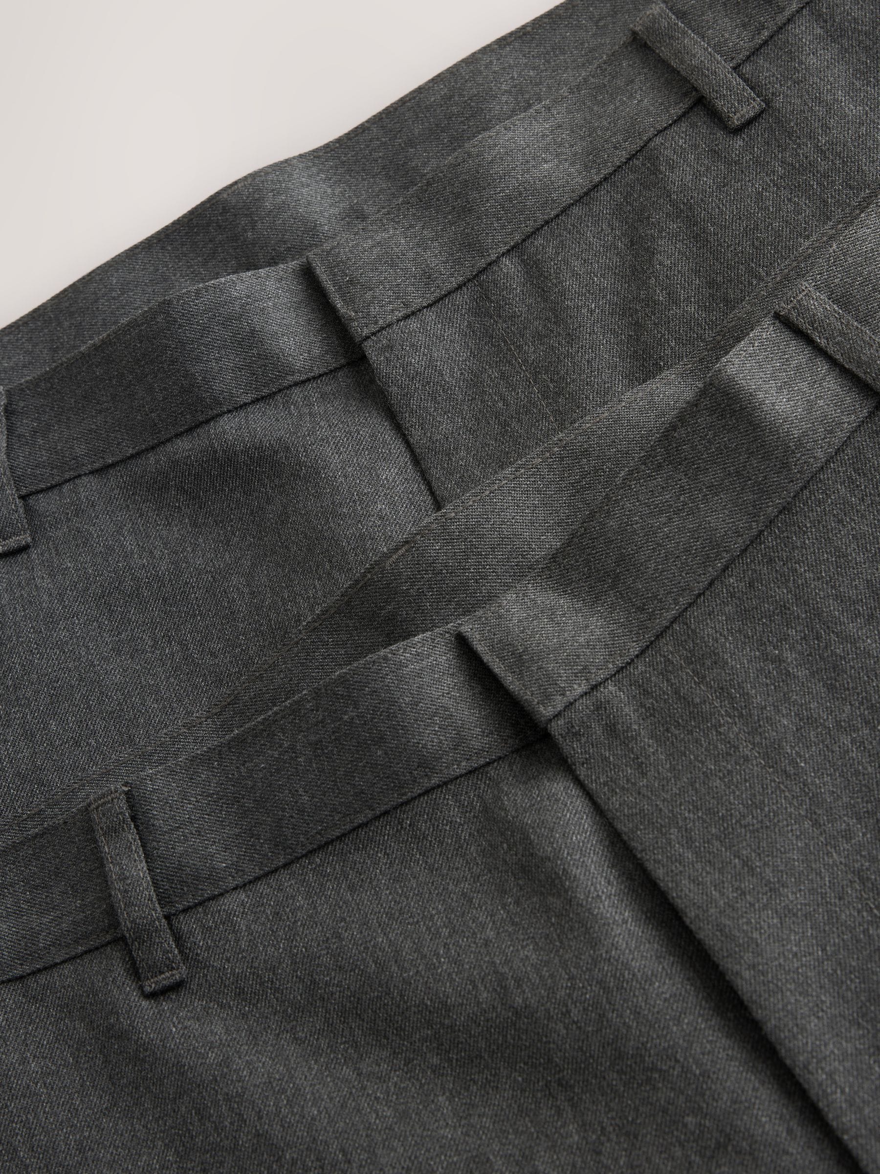 Next：日本 グレー - プレーンフロント スマートパンツ 2 本組 from