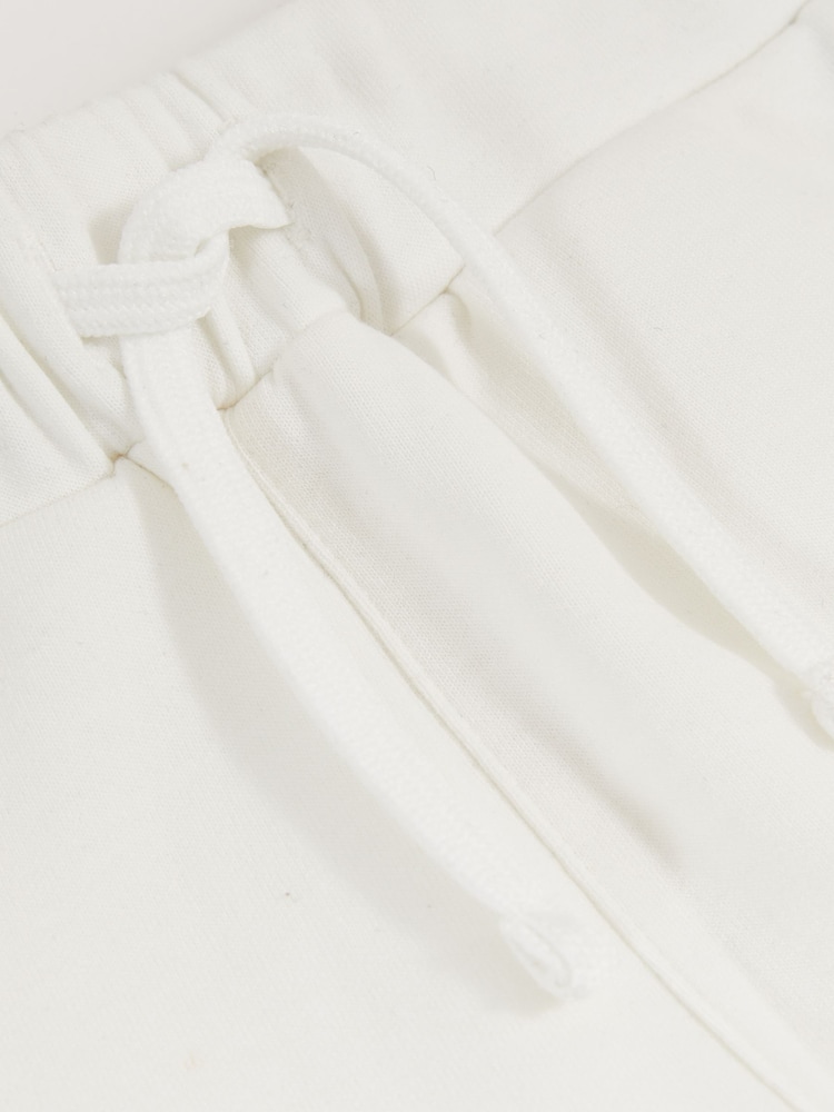 Reiss White Ride 3-9 yrs Unisex Fit McLaren F1 Team Drawstring Shorts - Image 7 of 8
