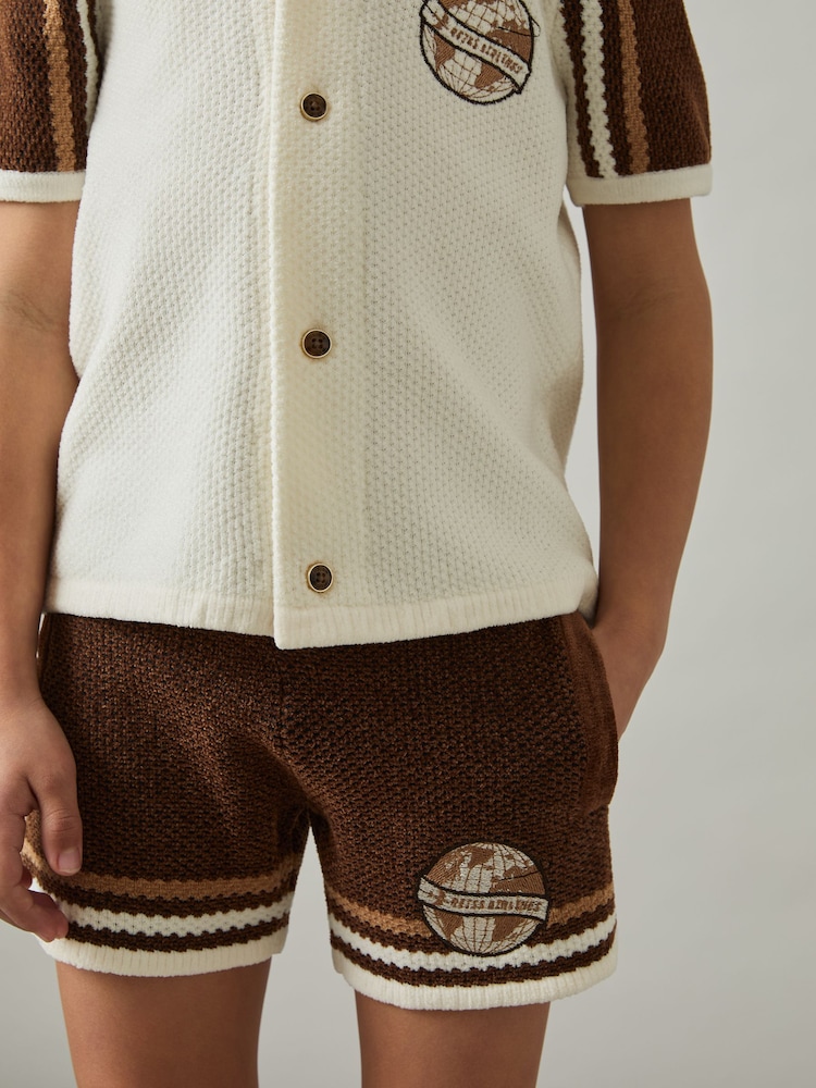 Brown/Taupe Brown/White - Reiss Pete Chenille Airlines Embroidery Shorts - صورة 1 من 4