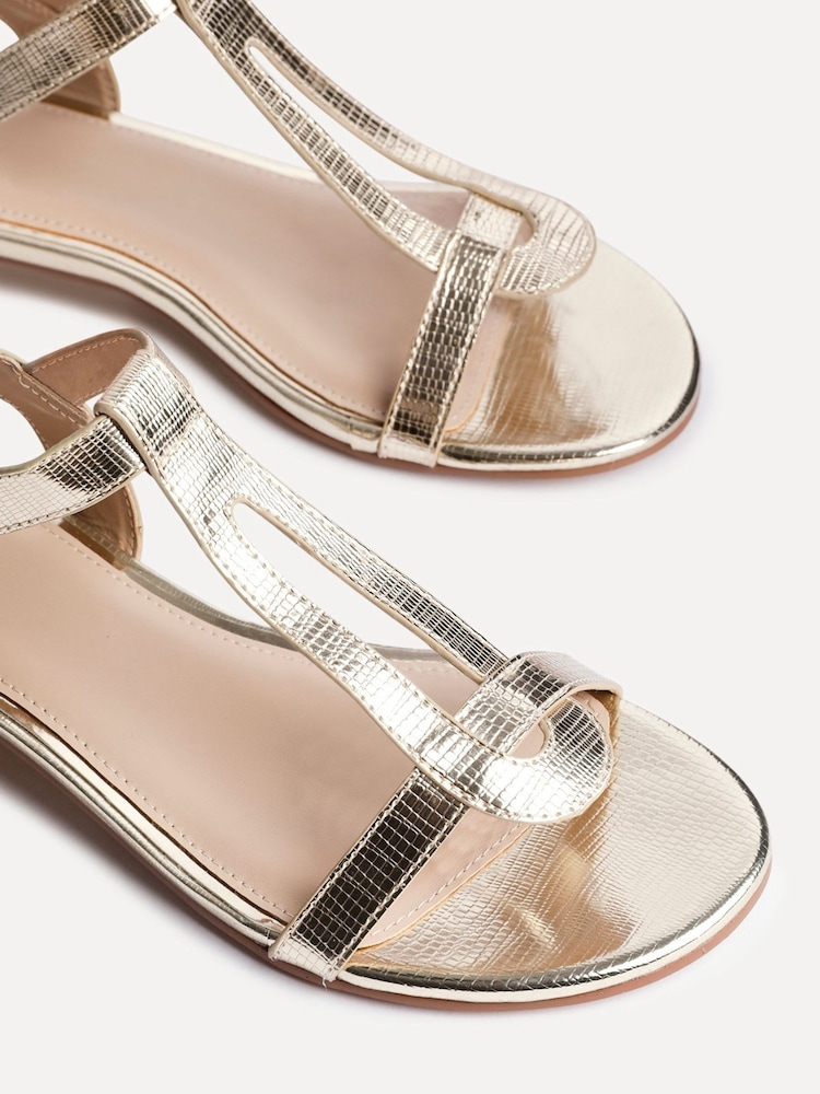 Gold - Linzi Wide Fit Deluxe T-Bar Looped Low Block Sandals - Bild 5 von 5 Gold - Linzi Wide Fit Deluxe T-Bar Looped Low Block Sandals - Bild 5 von 5
