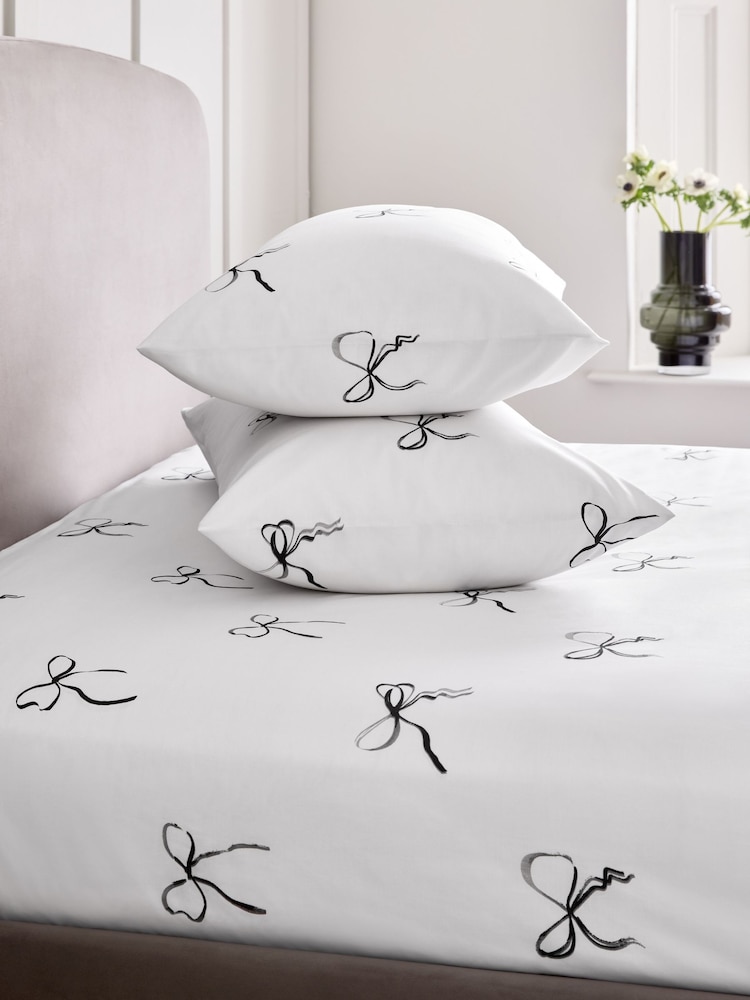 Black/White Bow Fitted Sheet and Pillowcase Set - Image 3 of 3 Black/White Bow Fitted Sheet and Pillowcase Set - Image 3 of 3