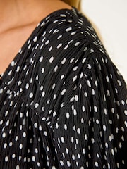 Roman Black Petite Spot Print V-Neck Plisse Blouses - Image 5 of 5