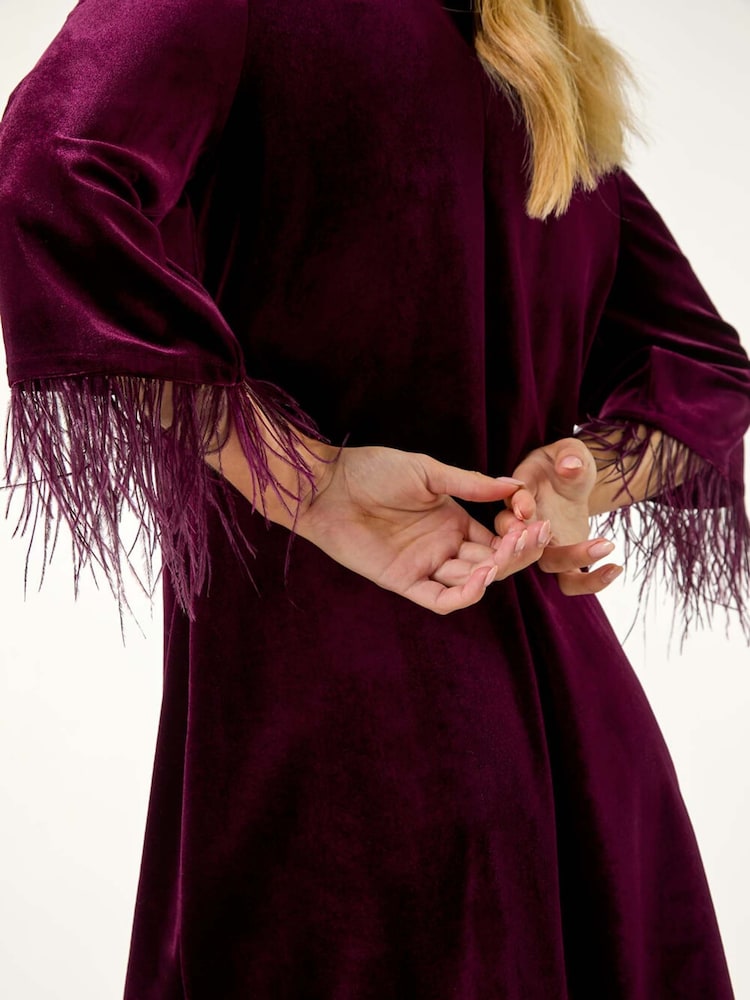 Roman Petite Velvet Feather Trim Stretch Dress - Imagen 5 de 5 Roman Petite Velvet Feather Trim Stretch Dress - Imagen 5 de 5