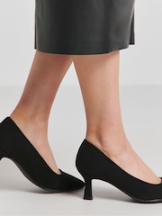 Negro - JD Williams Flexi Sole Kitten Heel Court Shoes In Extra Wide Fit - Imagen 3 de 4